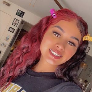 Meet your Posher, Adamariz